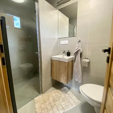 Drevenica Skye Ferienhaus