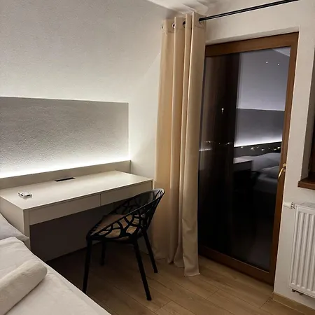 Dom wakacyjny Drevenica Skye *