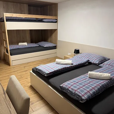 Drevenica Skye * Tierchowa